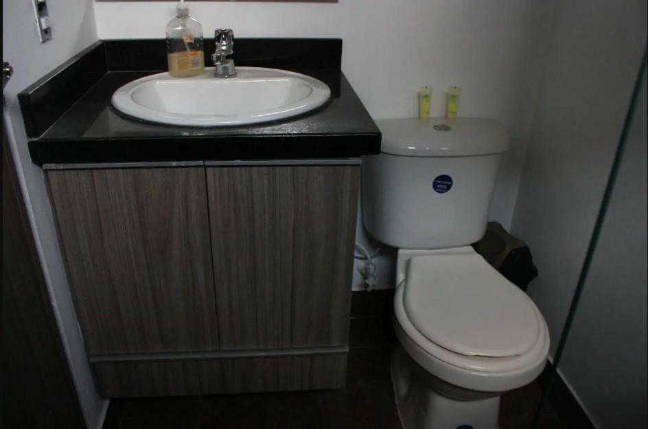 Apartamento Hermoso Y Moderno Apartamento En Medellín